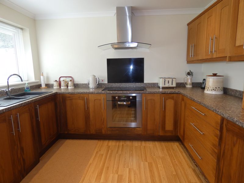 Kitchen/Breakfast- click for photo gallery